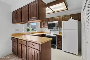 943 Liverpool Cir, Manchester Township, NJ 08759 - Photo 35