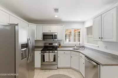 18 Carmen Place, Red Bank, NJ 07701 - Photo 9