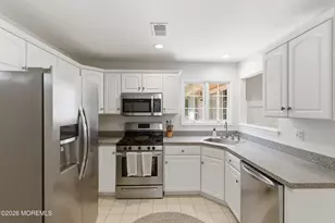 18 Carmen Pl, Red Bank, NJ 07701 - Photo 9