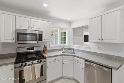 18 Carmen Place, Red Bank, NJ 07701 - Photo 11