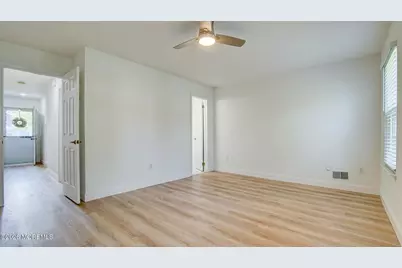 39 Poplar Place, Freehold, NJ 07728 - Photo 11