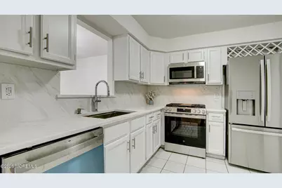 39 Poplar Place, Freehold, NJ 07728 - Photo 23