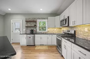 156 Myrtle Ave, Belford, NJ 07718 - Photo 5
