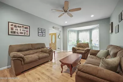 156 Myrtle Avenue, Belford, NJ 07718 - Photo 5