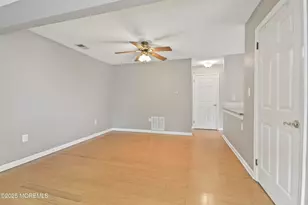 95 Madison Ct, Tinton Falls, NJ 07712 - Photo 5