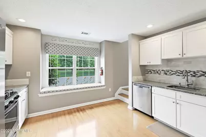 95 Madison Court, Tinton Falls, NJ 07712 - Photo 7
