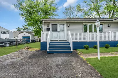 209 Ridge Avenue, Belford, NJ 07718 - Photo 5