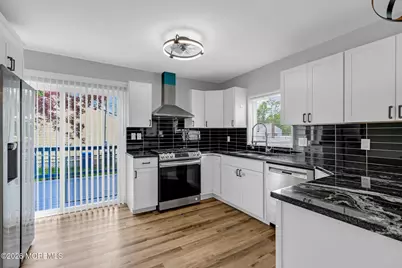 209 Ridge Avenue, Belford, NJ 07718 - Photo 17