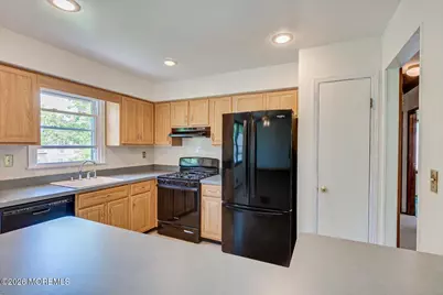 864 Malden Drive, Aberdeen Township, NJ 07735 - Photo 13