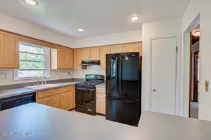 864 Malden Dr, Aberdeen Township, NJ 07735 - Photo 13