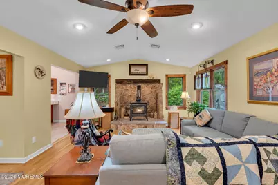 8 Rues Road, Cream Ridge, NJ 08514 - Photo 11