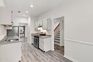 707 Hatchery Ct, Freehold, NJ 07728 - Photo 9