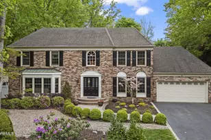 6 Robbie Ct, Morganville, NJ 07751 - Photo 5