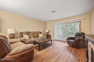 220 Medford Ct, Manalapan Township, NJ 07726 - Photo 11