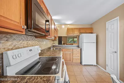 220 Medford Court #C, Manalapan Township, NJ 07726 - Photo 9