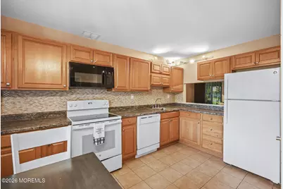 220 Medford Court #C, Manalapan Township, NJ 07726 - Photo 7