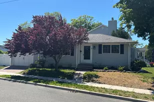 10 Riverview Ave, Rumson, NJ 07760 - Photo 1