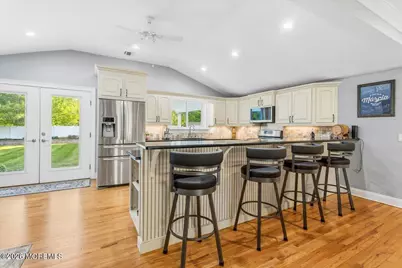 259 Hamiltonian Drive, Middletown, NJ 07701 - Photo 9