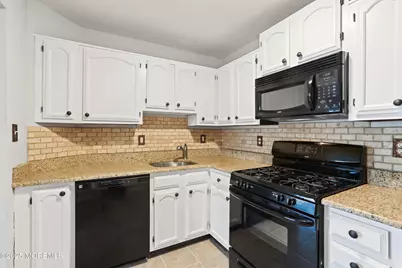 461 Magnolia Court, Howell Township, NJ 07731 - Photo 9