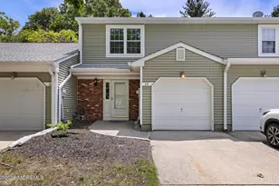 39 Oak Ln, Eatontown, NJ 07724 - Photo 1
