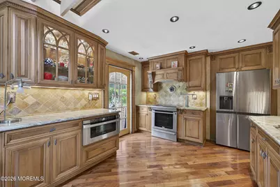 6 Hillcrest Road, Manalapan Township, NJ 07726 - Photo 9