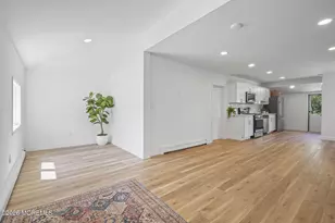 310 E Rd, Belford, NJ 07718 - Photo 9