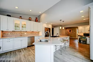 40 Woodstock Pl, Freehold, NJ 07728 - Photo 5