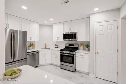 7 Harbor Bay Circle, Laurence Harbor, NJ 08879 - Photo 11
