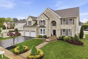 15 Ellis Ct, Morganville, NJ 07751 - Photo 3