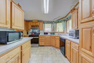 25 Village Rd, Morganville, NJ 07751 - Photo 9