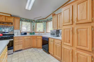 25 Village Road, Morganville, NJ 07751 - Photo 13
