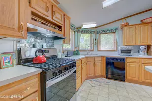 25 Village Rd, Morganville, NJ 07751 - Photo 15