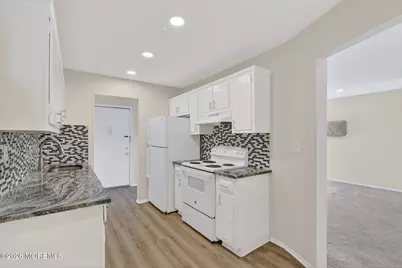 14 Pine Cluster Circle #D, Manalapan Township, NJ 07726 - Photo 5