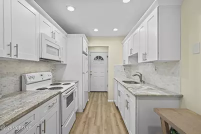 144 Cross Slope Court #B, Manalapan Township, NJ 07726 - Photo 1