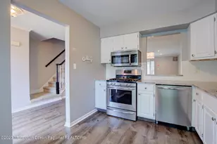 16 Gloucester Ct, Freehold, NJ 07728 - Photo 5