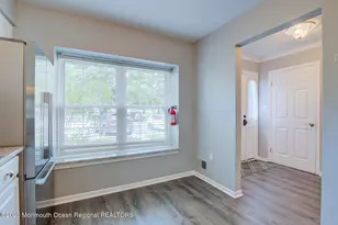 16 Gloucester Ct, Freehold, NJ 07728 - Photo 7