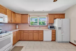 52 Cresci Blvd, Hazlet Township, NJ 07730 - Photo 5