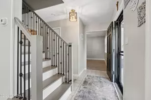 24 Jubilee Cir, Aberdeen Township, NJ 07747 - Photo 7