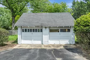 43 Devonshire Ct, Middletown, NJ 07748 - Photo 5