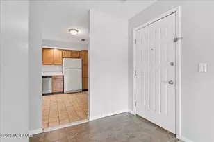 C10 Avon Dr, East Windsor Township, NJ 08520 - Photo 5