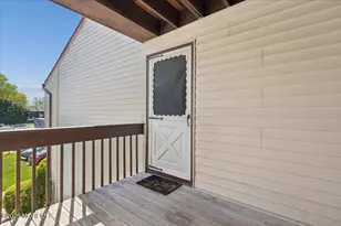 C10 Avon Dr, East Windsor Township, NJ 08520 - Photo 3