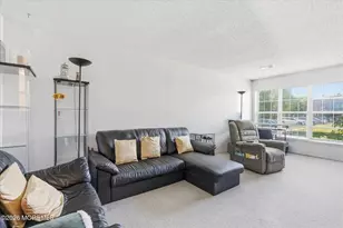 8 Stuart Dr, Freehold, NJ 07728 - Photo 5