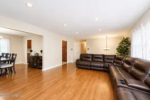 19 Prescott Dr, Marlboro Township, NJ 07746 - Photo 7