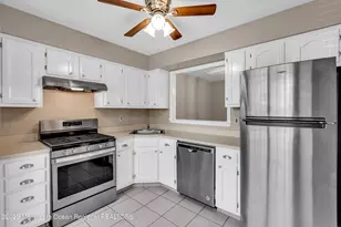 131 Wellington Ct, Manalapan Township, NJ 07726 - Photo 5