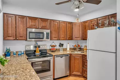 42 Manchester Court, Red Bank, NJ 07701 - Photo 17