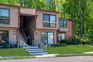 42 Manchester Ct, Red Bank, NJ 07701 - Photo 3