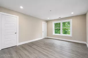 825 NARYSHKIN Wy, Toms River Township, NJ 08753 - Photo 27