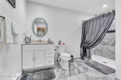 43 Piazza Correale #E, Freehold, NJ 07728 - Photo 7