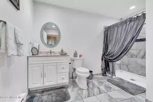 43 Piazza Correale, Freehold, NJ 07728 - Photo 7