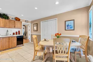 43 Piazza Correale, Freehold, NJ 07728 - Photo 11
